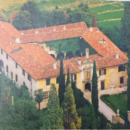 Il Castello Di Valverde Bed & Breakfast
