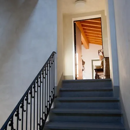 Il Castello Di Valverde La Dimora Bed & Breakfast 3*