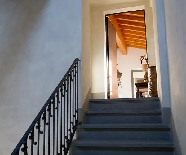 Il Castello Di Valverde Bed & Breakfast 2*