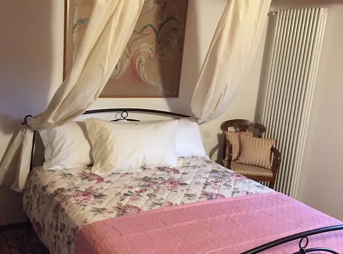 Il Castello Di Valverde 2*