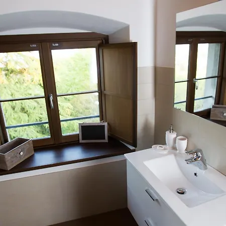 Il Castello Di Valverde Bed & Breakfast