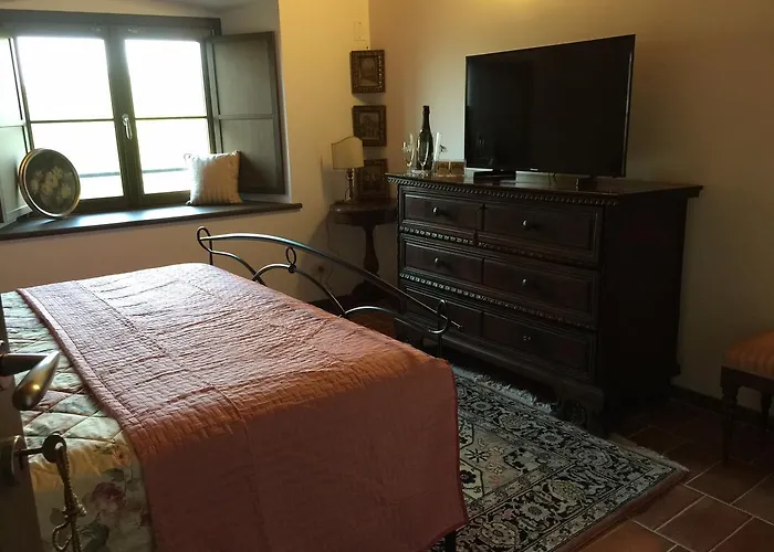 Il Castello Di Valverde Bed & Breakfast 2*